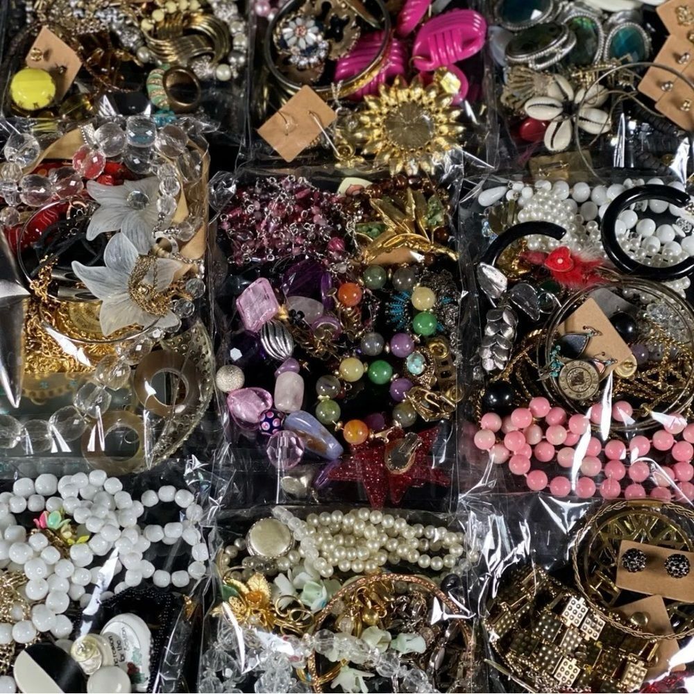 20 Pcs 💎GRAB BAG~ ESTATE VTG COSTUME JEWELRY LOT~ NO JUNK~ READY TO WEAR 💎
